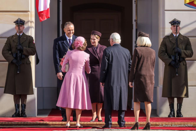 Wizyta szwedzkiej pary królewskiej w Polsce. Powitanie w Pałacu Prezydenckim