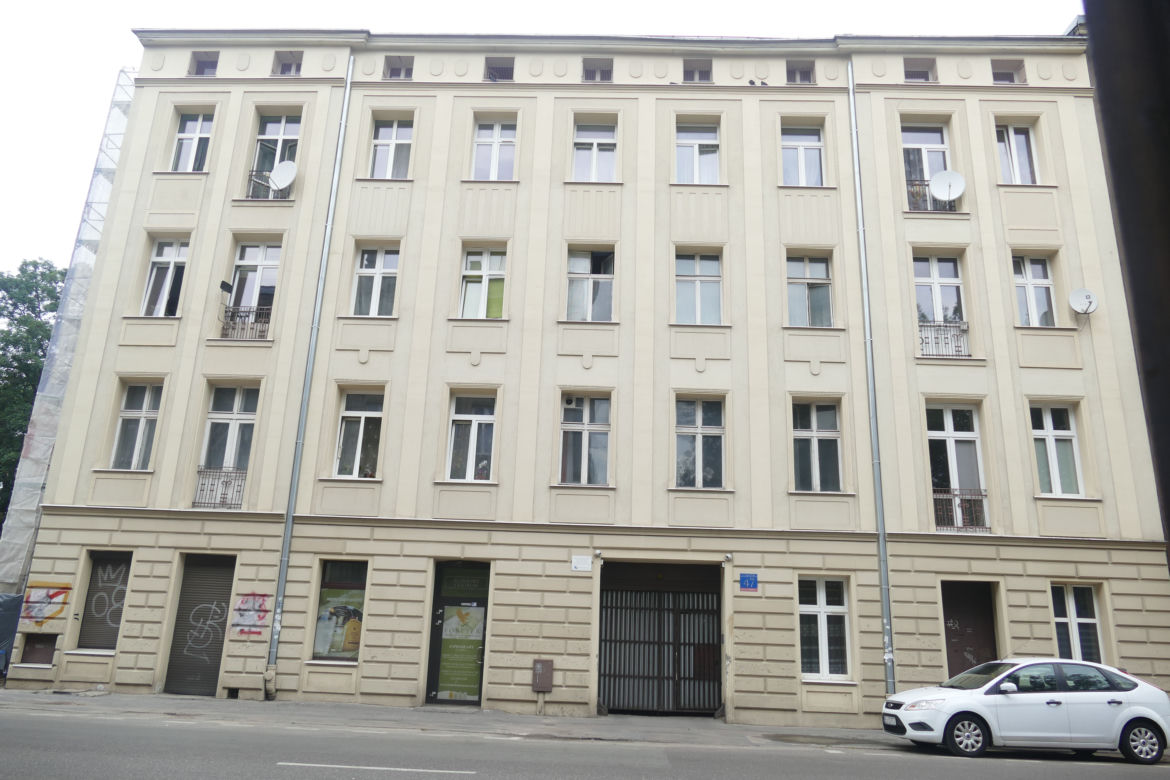 Łódź. Ciała cieci w beczkach. Maluchy pomordowane przez rodziców
