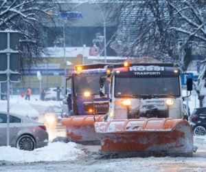 Rzeszów pod śniegiem. Ponad 70 pojazdów odśnieża drogi