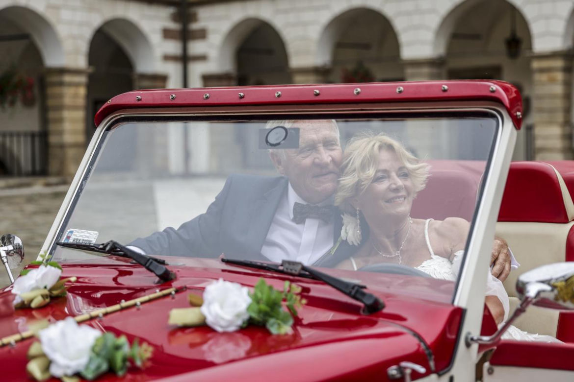 Huczny ślub Iwony Mazurkiewicz i Gerarda Makosza 