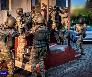 Opole: Gang pseudokibiców rozbity. Handel narkotykami na ogromną skalę [ZDJĘCIA]