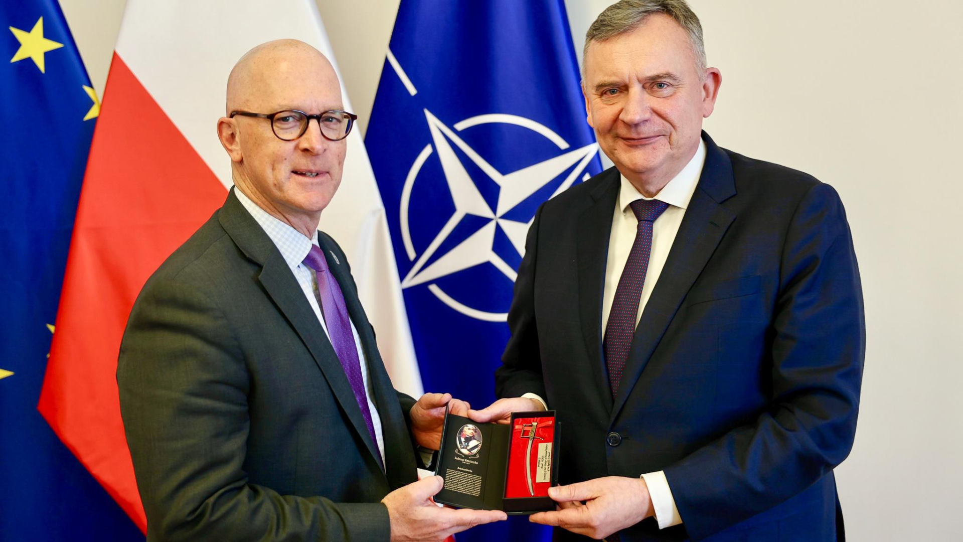 Samoloty, śmigłowce, rozpoznanie. Kluczowe rozmowy wiceministra Bejdy