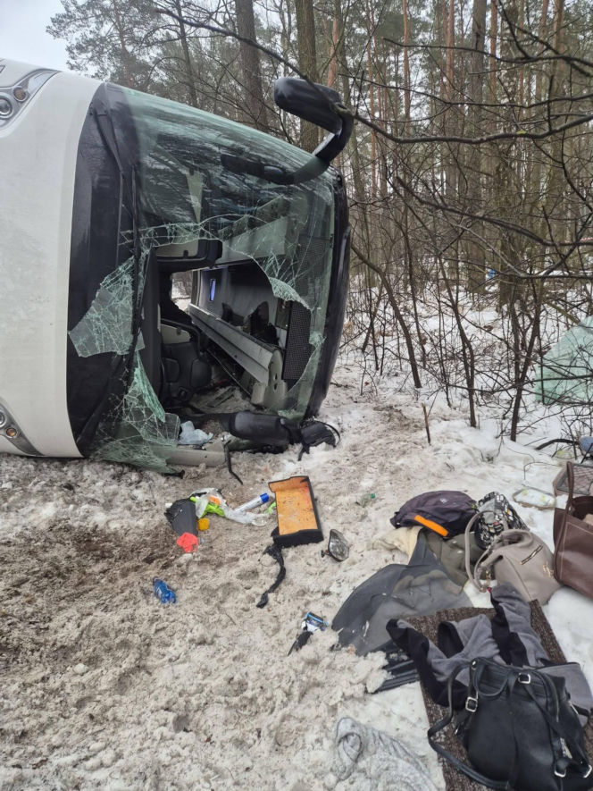 Na trasie Wyszków-Łochów na DK 62 doszło do wypadku autobusu