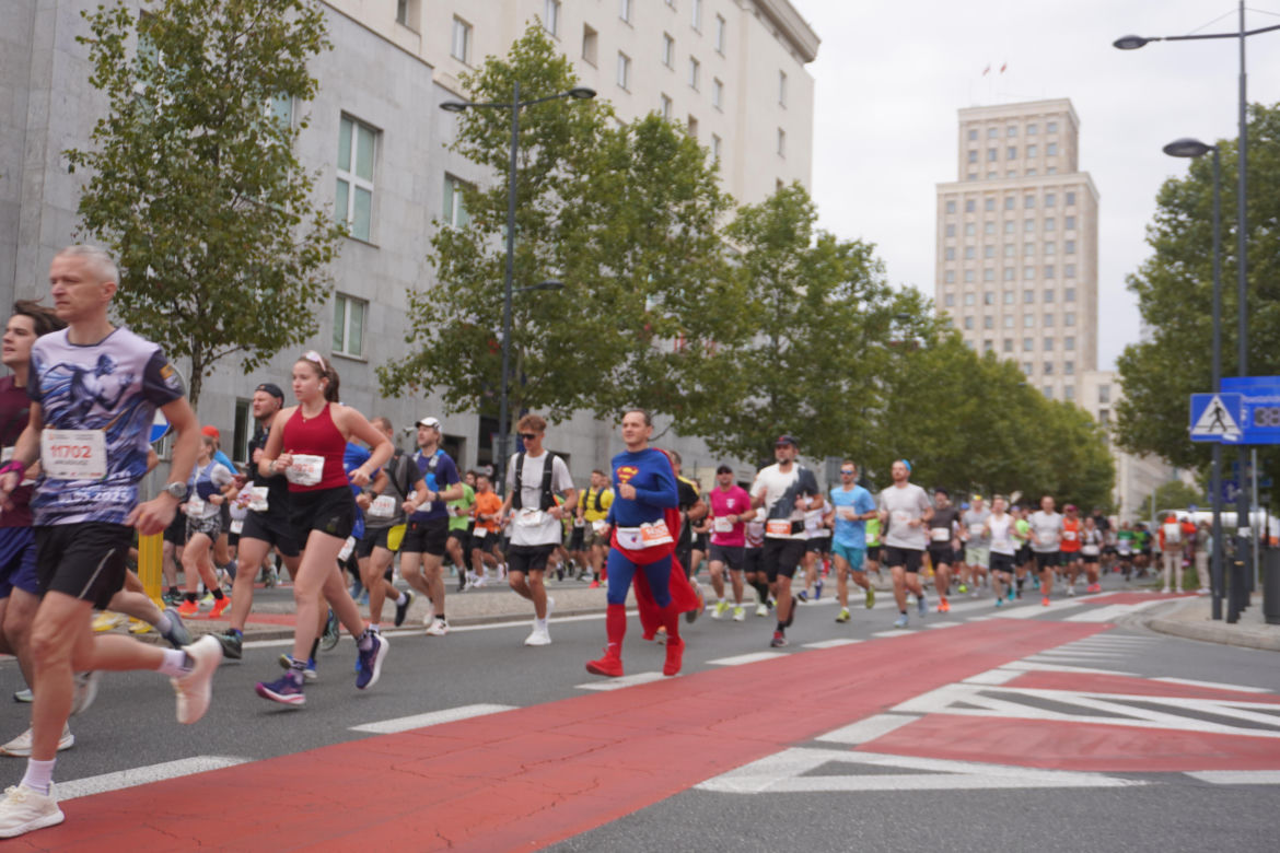Uczestnicy Maratonu Warszawskiego 2025