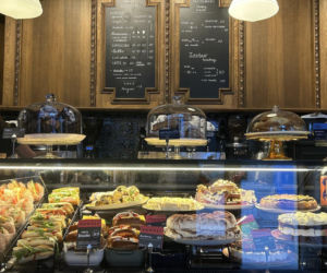 Nowa kawiarnia na mapie Gdańska. Green Caffè Nero postawiło na historię, rzemiosło i jesienne smaki