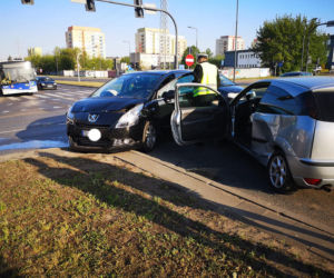 Wypadek z udziałem dwóch osobówek i autobusu w Bydgoszczy! [ZDJĘCIA]