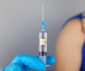 Co Polacy sądzą o chipach wszczepianych pod skórę? Wyniki badań szokują!