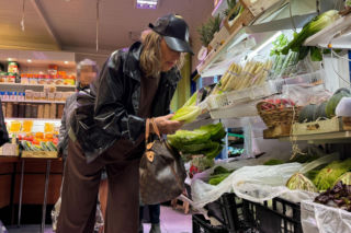 Agnieszka Fitkau-Perepeczko  na bazarku