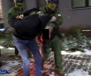 Kraków: CBŚP rozbiło rodzinny gang sutenerów. Mogli zarobić ponad 10 milionów złotych [ZDJĘCIA, WIDEO]