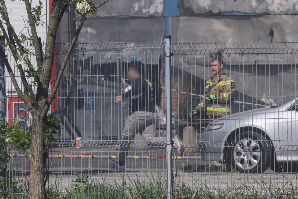 Pożar na Marywilskiej 44. Nieznana osoba z bronią wdarła się na teren centrum 