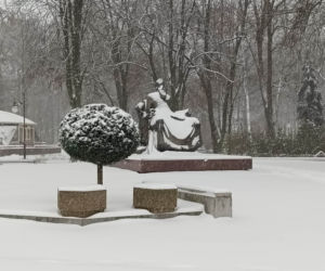 Ubranie na cebulkę i unikanie alkoholu. Praktyczne porady na móz od radomskiego ratownika medycznego