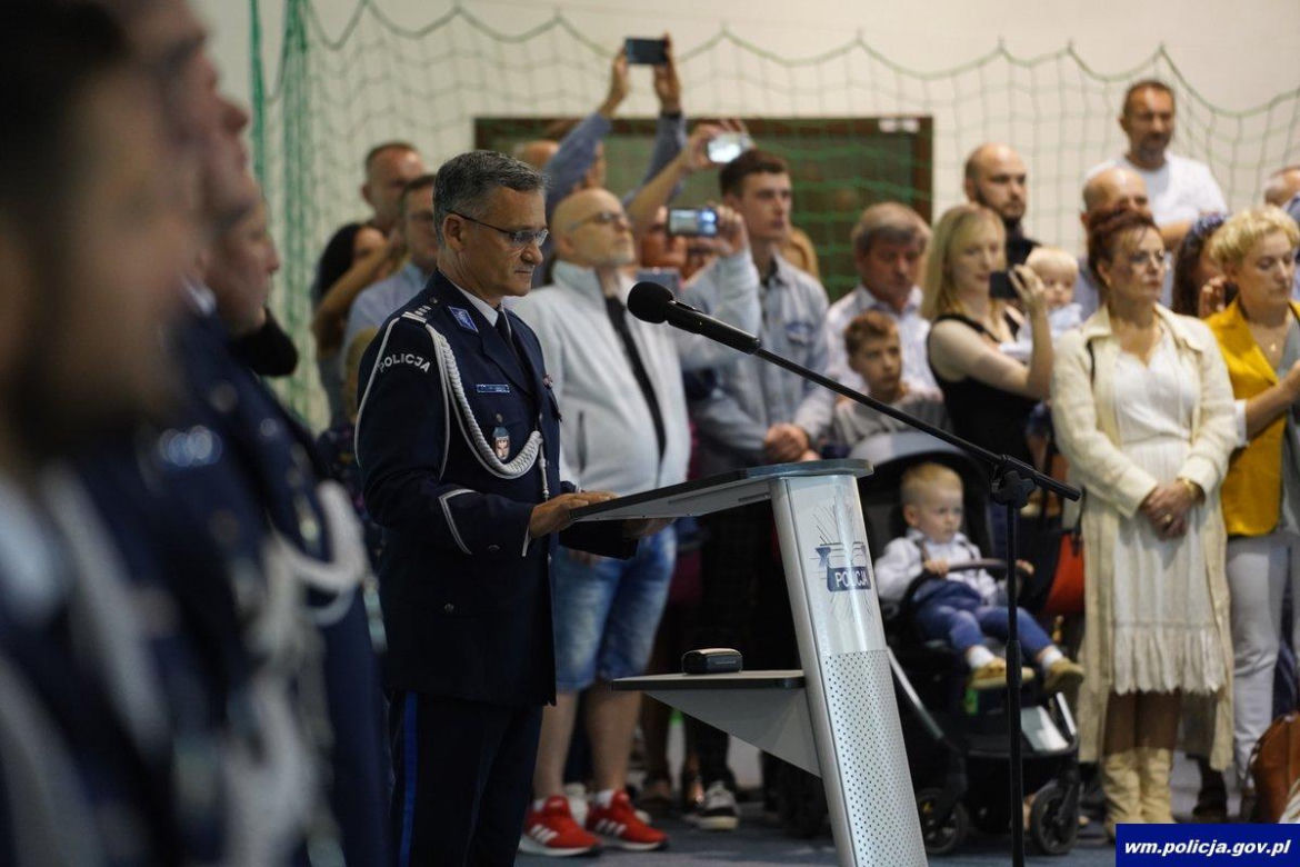 Ślubowanie nowych policjantów w Olsztynie. W szeregi wstąpiło 47 funkcjonariuszy [ZDJĘCIA]
