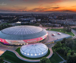 Kraków niczym Las Vegas. Takich zdjęć nocnego miasta jeszcze nie widziałeś!
