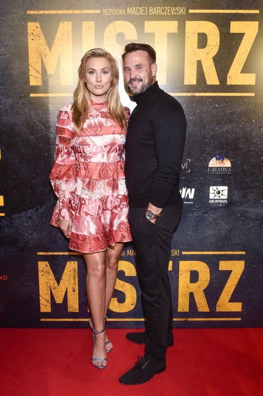 Seksowna prezenterka TVP Info Karolina Pajączkowska na premierze filmu o Kalinie Jędrusik 