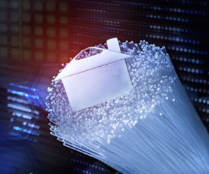 Internet stacjonarny do domu. Co to jest światłowód, jaki wybrać router, jaką prędkość