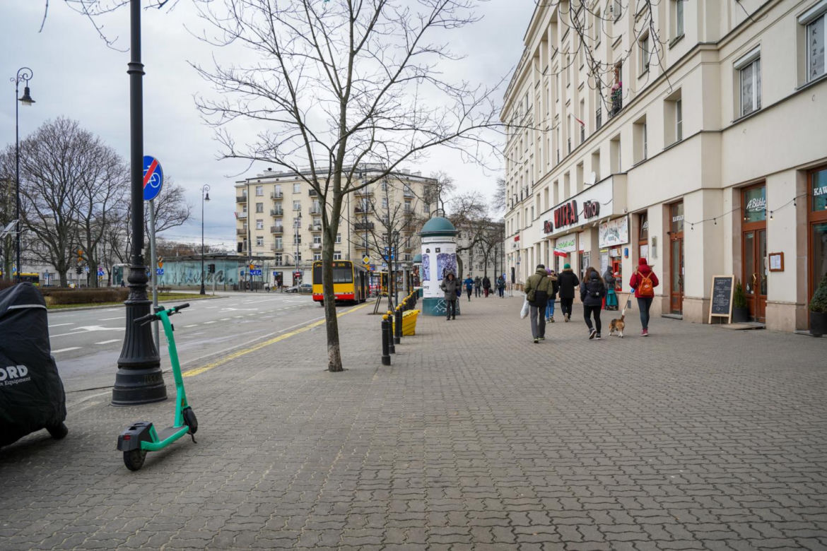 Zabetonowany pl. Wilsona w Warszawie