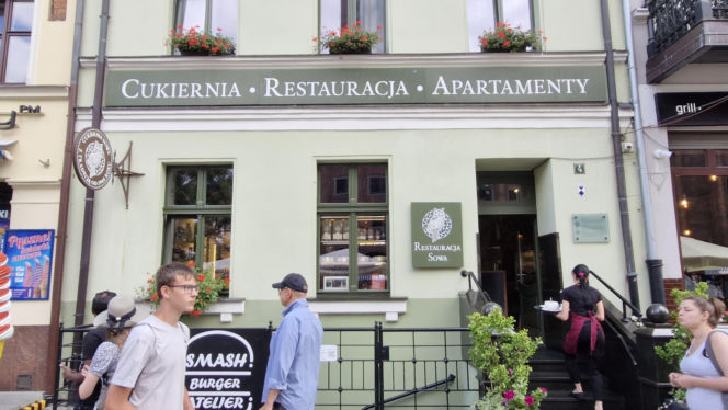 Dziennikarz "Super Expressu" testuje jedzenie w toruńskich restauracjach