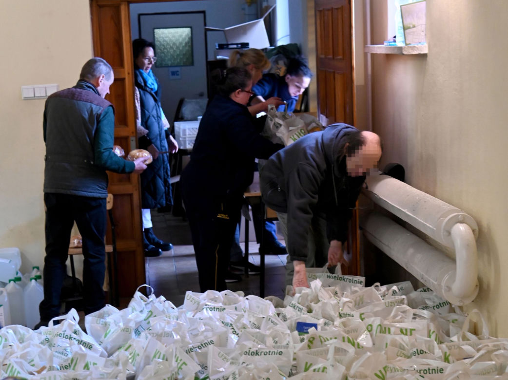Wielkanocne paczki dla potrzebujących ze Szczecina. Wsparcie otrzymało ponad 400 osób