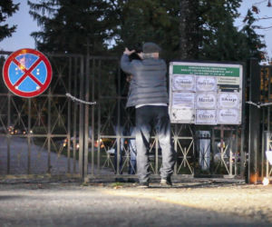 Ludzie włamują się na cmentarze 