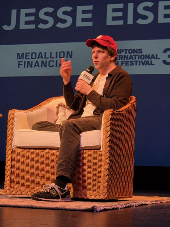 Jesse Eisenberg cieszył się z polskiego obywatelstwa na 34. Hamptons International Film Festival