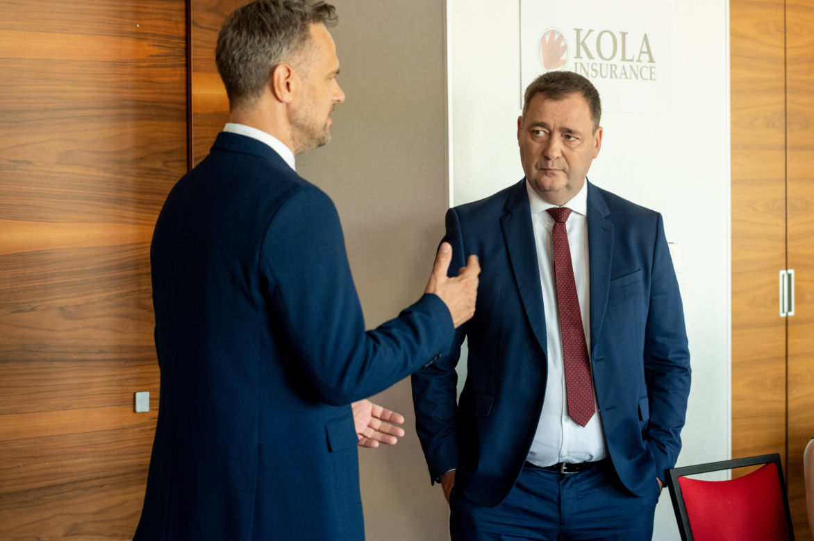 Barwy szczęścia, odc. 2749: Koralow (Paweł Okraska), Artur Chowański (Jacek Rozenek)