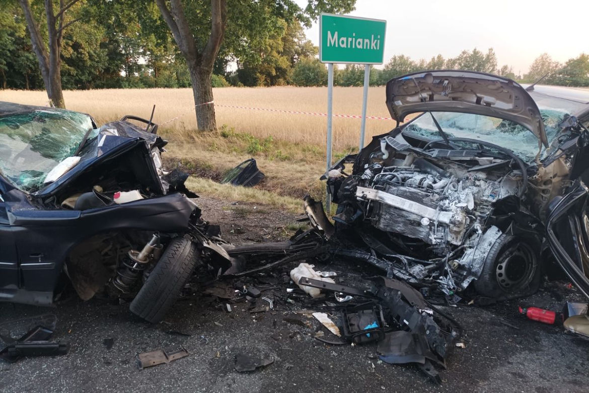 Tragiczny wypadek pod Lipnem! Nie żyje kierowca bmw, a matka i jej syn walczą o życie [ZDJĘCIA] 
