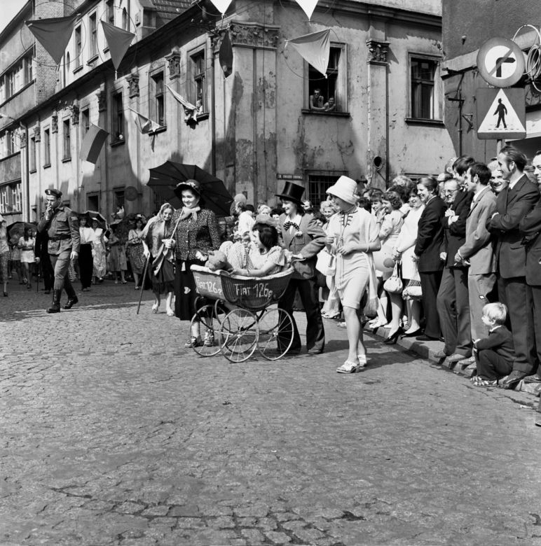 Pochód gwarkowski w latach 60. i 70.  Ale stroje! 