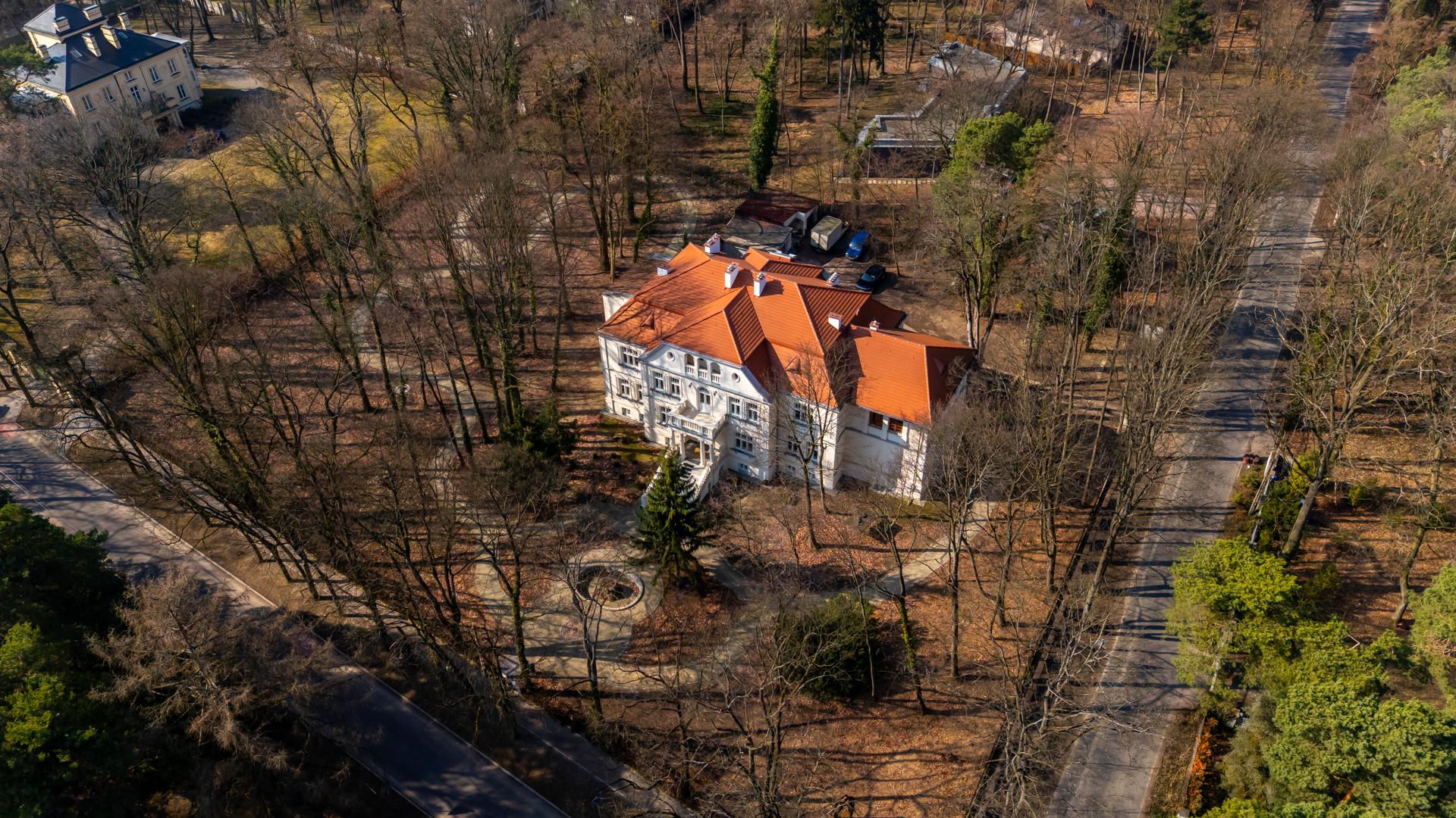 Willa Waleria ul. Spacerowa, Milanówek