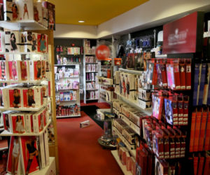Zrobił TO w sex shopie w biały dzień