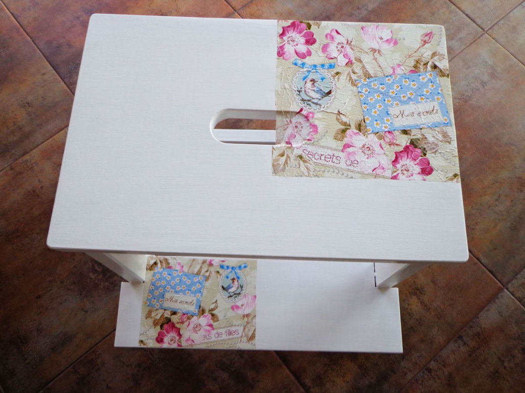Taboret ze schodkiem IKEA w wersji decoupage