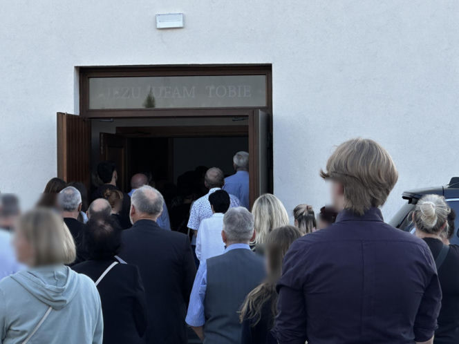 Mieszkańcy Lęborka żegnają księdza, który utonął w Darłówku