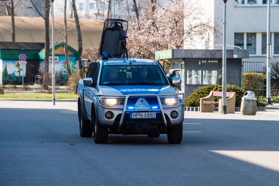 Koronawirus w Trójmieście. Zostań w domu - apeluje policja przez megafony i drony [ZDJĘCIA]