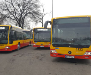 45 pojazdów przegubowych i 35 12-metrowych przyjechało ze Stambułu