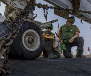 Iran, Chiny i Rosja demonstrują banderę w Cieśninie Ormuz
