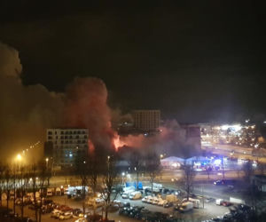 Gigantyczny pożar Lidla na Bielanach