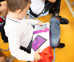 Nie każdy może mieć taki tablet. Uczniowie SP nr 17 w Płocku dołączyli do programu Lekki plecak