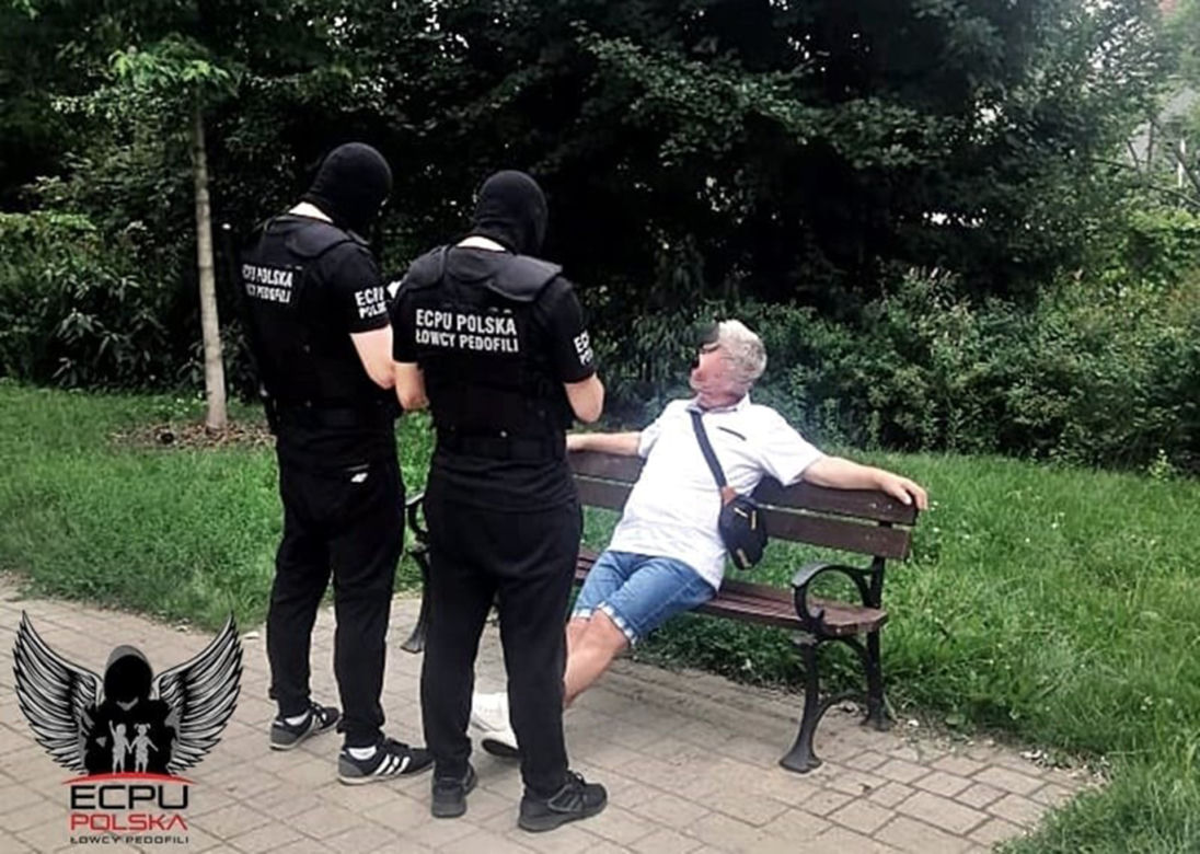 Łowcy pedofili dorwali zboczeńca w parku w Warszawie