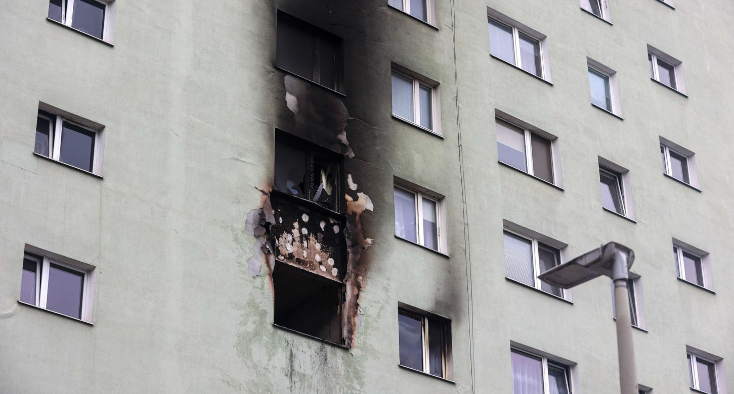 14-latka zginęła w pożarze bloku w Rzeszowie! Poszkodowanych zostało wiele osób [ZDJĘCIA, AKTUALIZACJA]