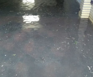Powódź na ul. Zachodniej 15. Mieszkaniec: Ręce opadają