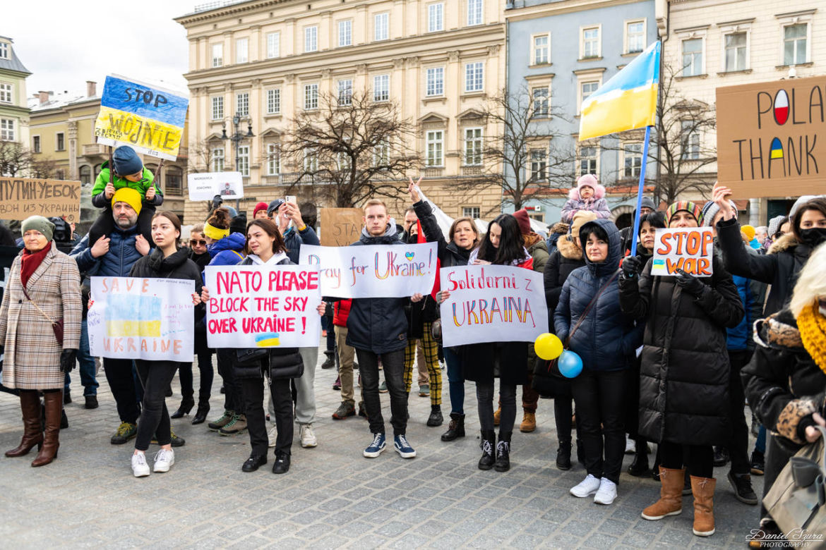 Protesty na Rynku Głównym w Krakowie