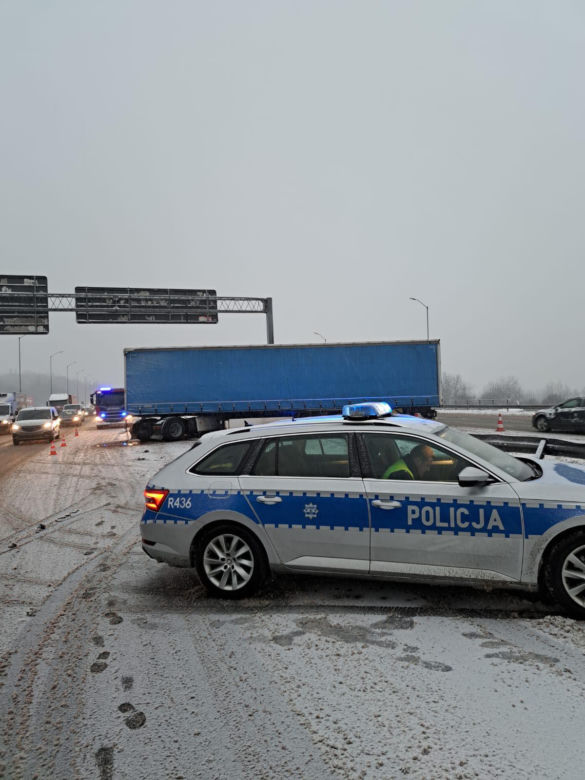 Wypadek na autostradzie A4. Tir złożył się jak scyzoryk! Zablokowany przejazd do Katowic i Gliwic
