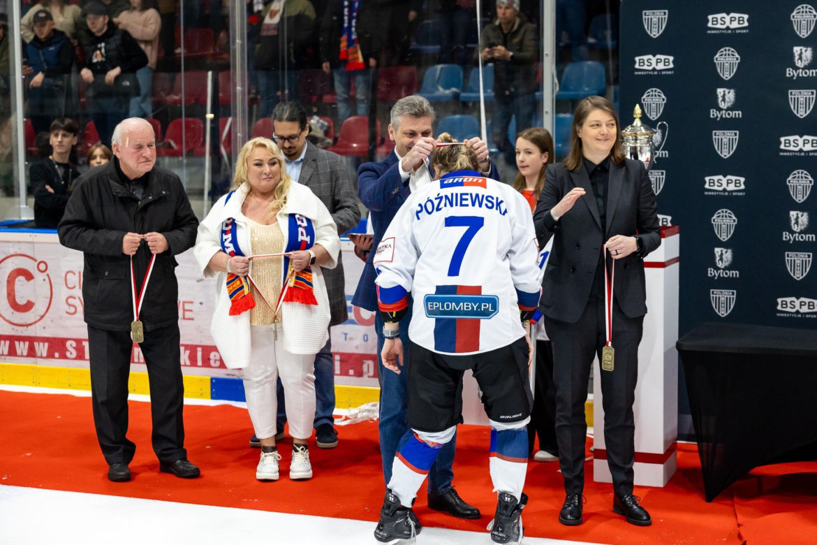 Hokeistki Polonii Bytom pokonały Kojotki Naprzód Janów Katowice ZDJĘCIA