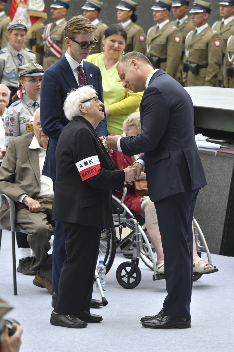 Andrzej Duda i Rafał Trzaskowski dziękują powstańcom