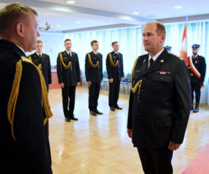 Młodzi strażacy otrzymali nominacje oficerskie. Zostaną skierowani do podkarpackich jednostek [FOTO]