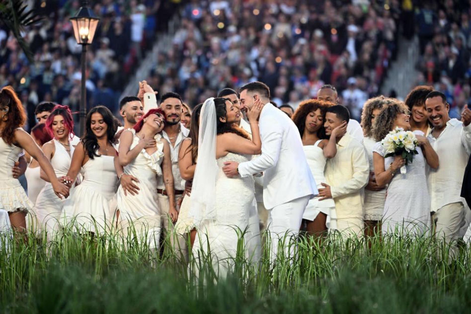 Halftime show na Super Bowl 2026: Bad Bunny, Lady Gaga, Pedro Pascal, Cardi B, John Bon Jovi i smaczki polityczne