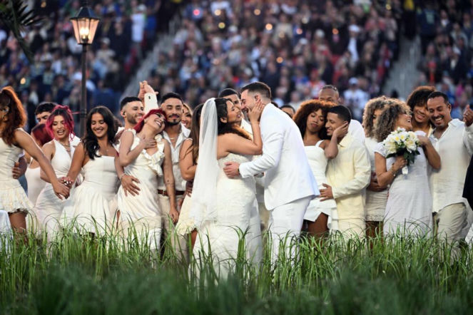 Halftime show na Super Bowl 2026: Bad Bunny, Lady Gaga, Pedro Pascal, Cardi B, John Bon Jovi i smaczki polityczne