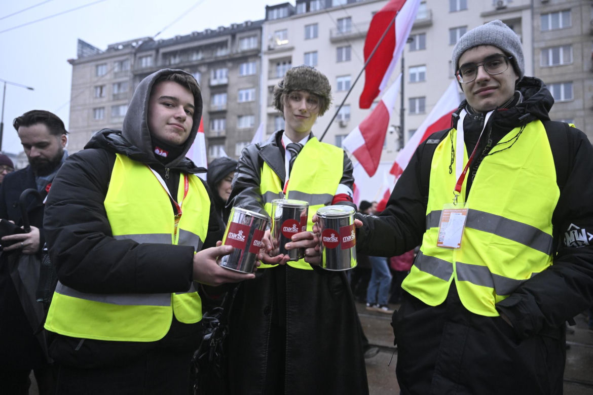 Marsz Niepodległości 2025 na żywo. Relacja z Warszawy. "Chcę zobaczyć Polskę samodzielną i niezakompleksioną"