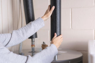 Izolacja rur ciepłej wody – przewodnik po materiałach i praktyczne wskazówki