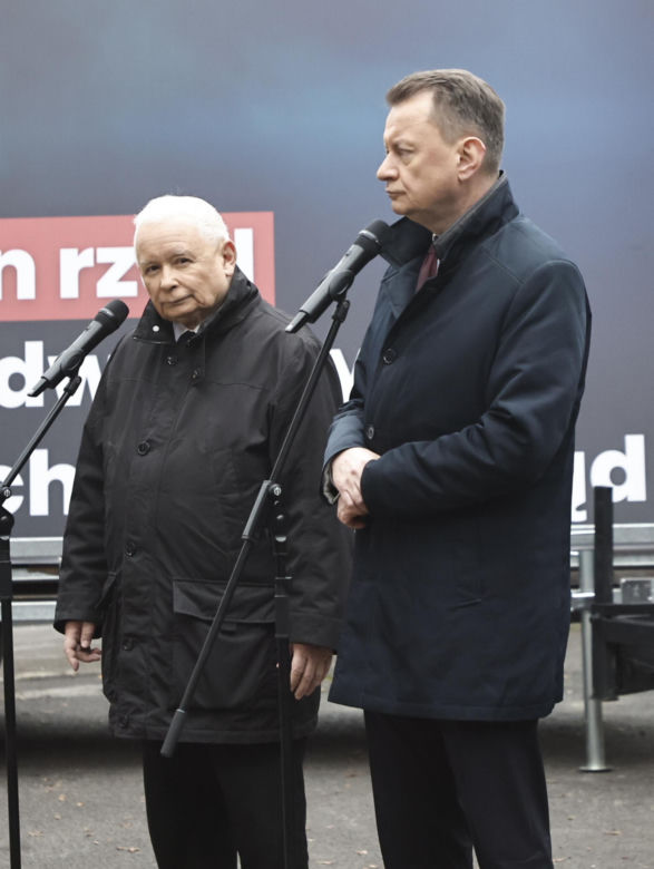 Politycy PiS zjeżdżają na Nowogrodzką