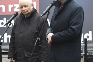 Politycy PiS zjeżdżają na Nowogrodzką